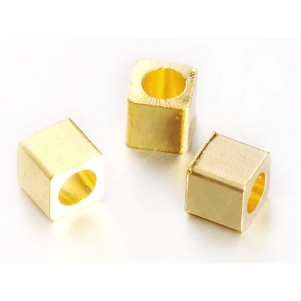 20 perles cubes en laiton doré - 3mm