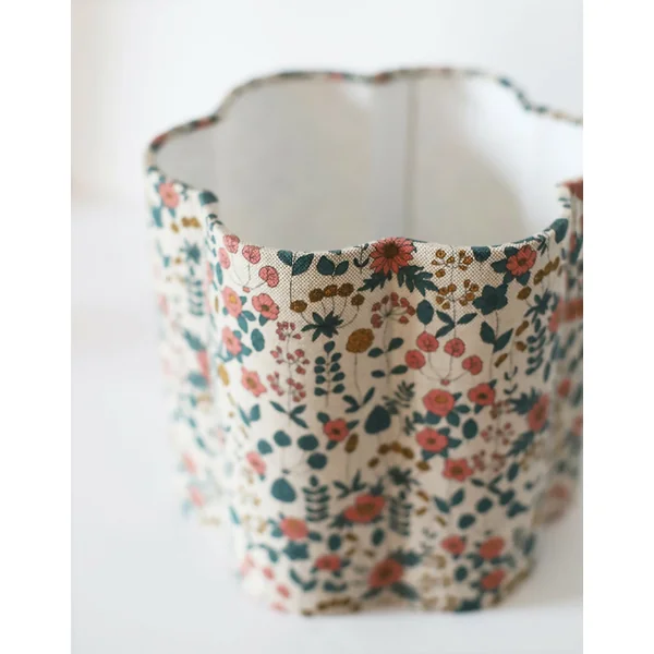 Abat-jour fleur Flora : en coton beige fleuri, fait main