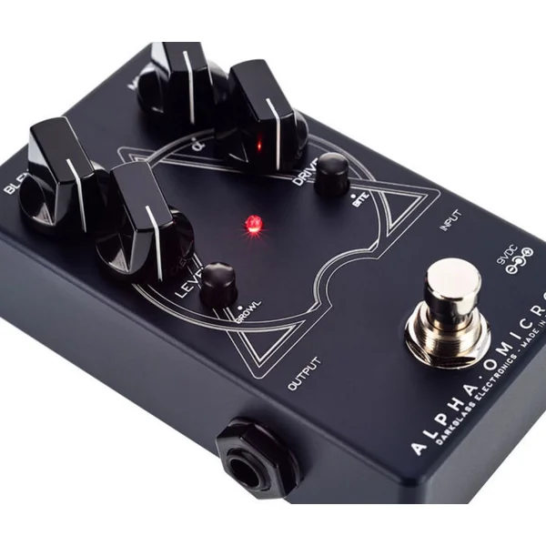 Alpha·Omicron Bass Distorsion