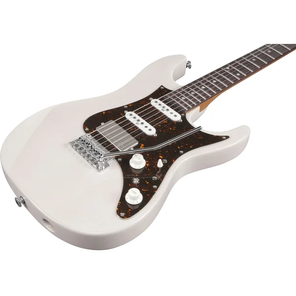 AZ2204N AWD Prestige Japan - antique white blonde