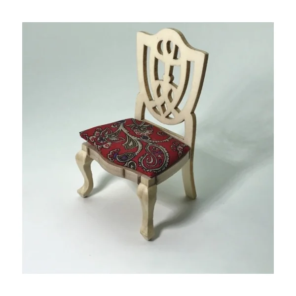 Chaise en bois brut