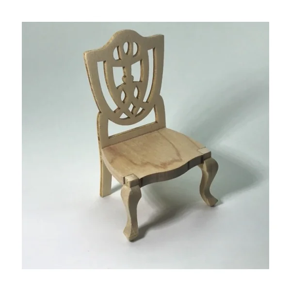 Chaise en bois brut