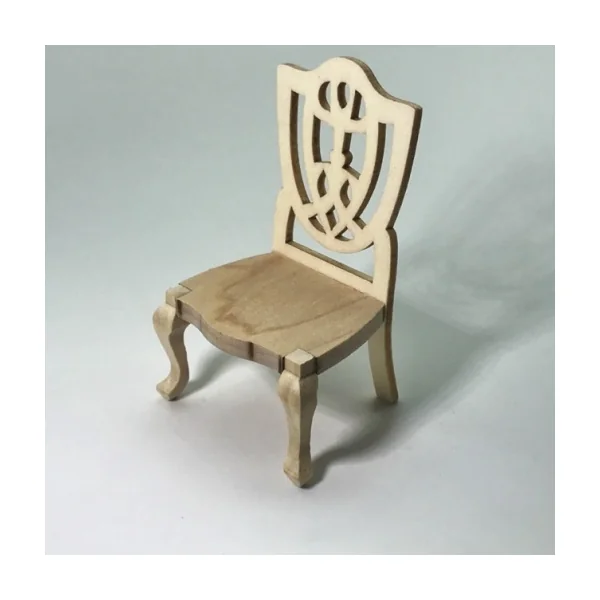 Chaise en bois brut