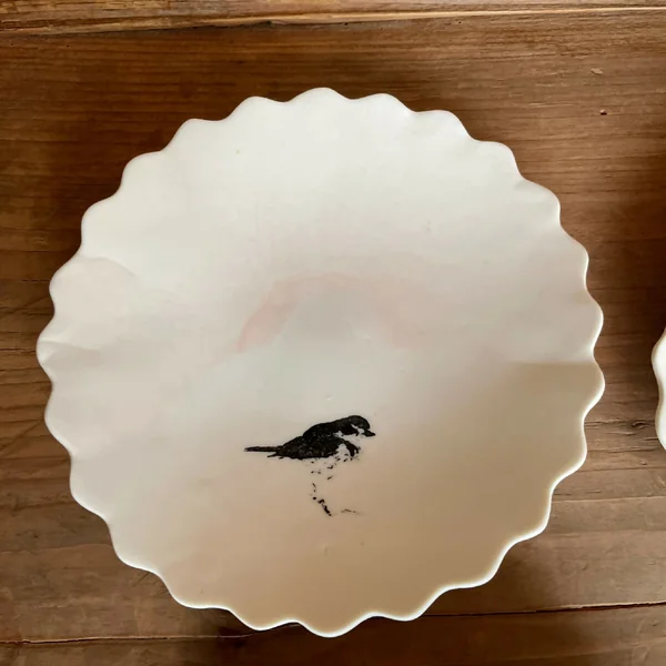 Coupelle Oiseau en porcelaine, façonnée à la main