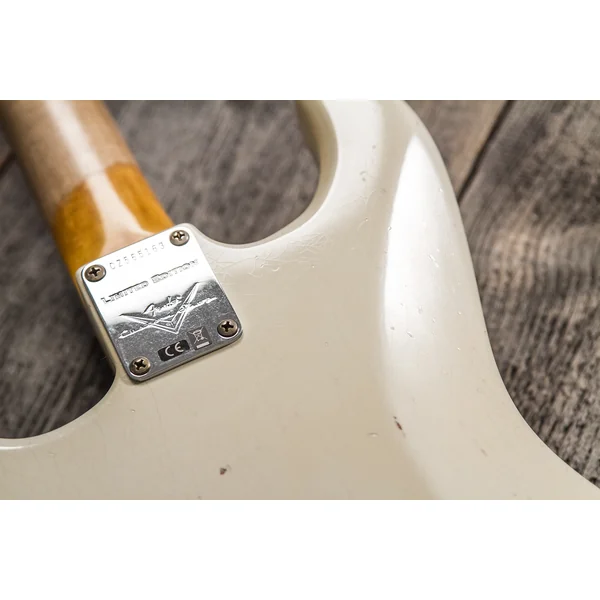 Custom Shop 1962/63 Stratocaster - journeyman relic olympic white