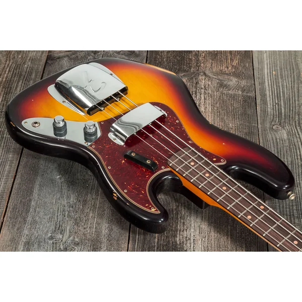 Custom Shop 1962 Jazz Bass #CZ569015 - relic 3-color sunburst