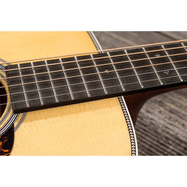 Custom Shop CS-000-C22034239 Sitka/Guatemalan #2736825 - natural aging toner