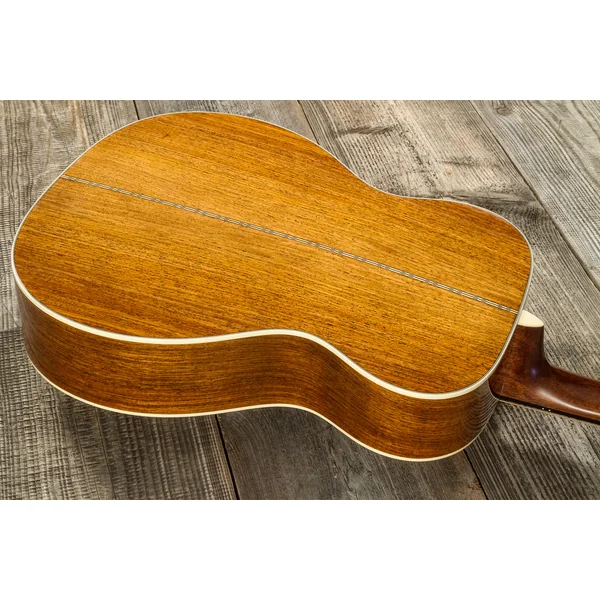 Custom Shop CS-000-C22034239 Sitka/Guatemalan #2736825 - natural aging toner