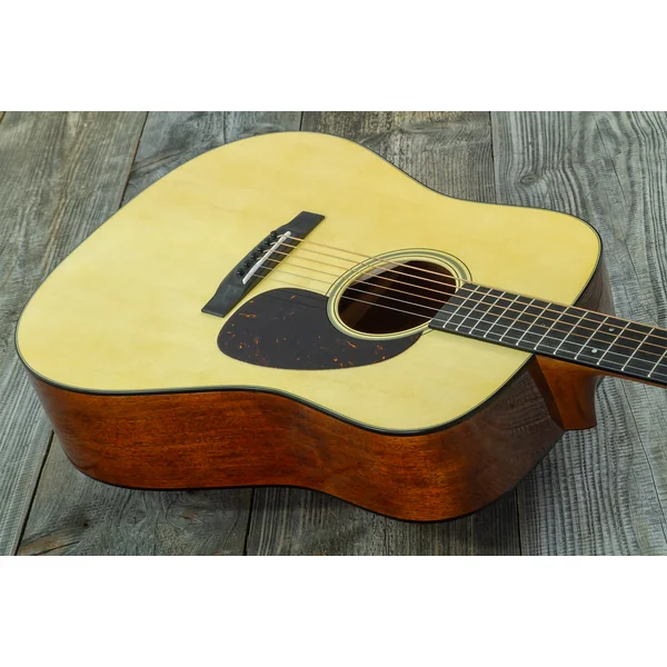 Custom Shop D-18 - natural aging toner