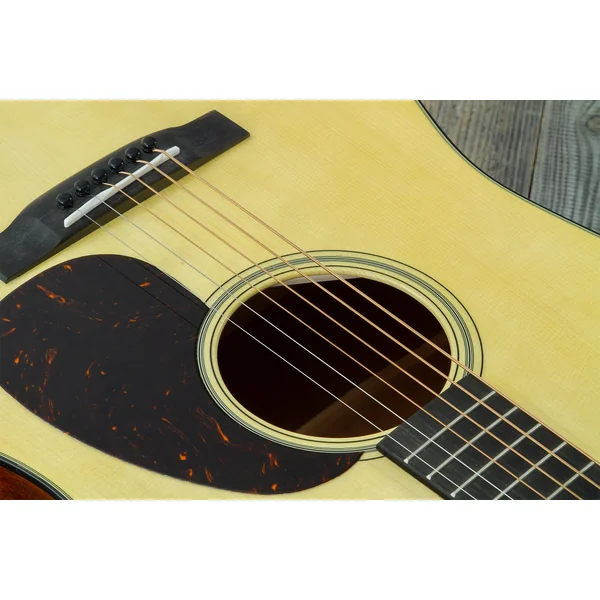 Custom Shop D-18 - natural aging toner