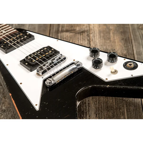 Custom Shop Kirk Hammett 1979 Flying V - murphy lab aged ebony