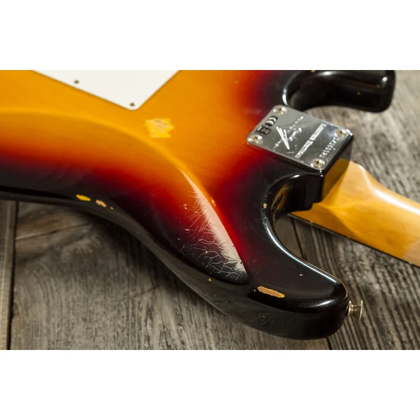 Custom Shop Late 1964 Stratocaster #CZ569925 - relic target 3-color sunburst