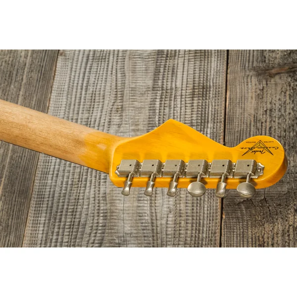 Custom Shop Late 1964 Stratocaster #CZ569925 - relic target 3-color sunburst