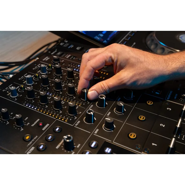 DJM-V5