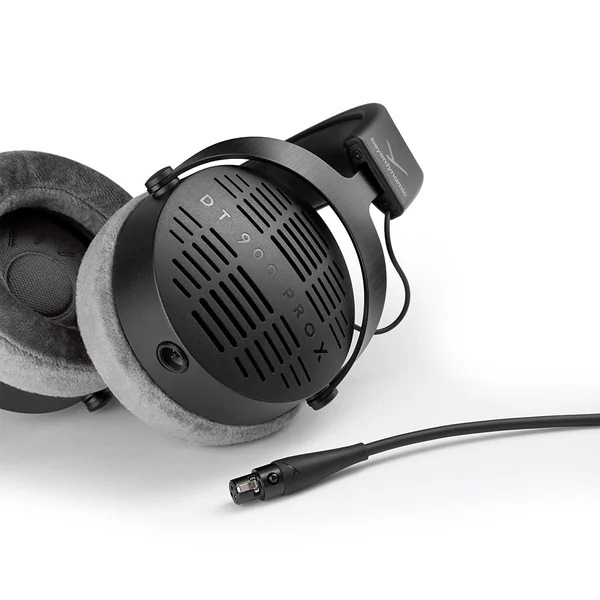 DT 900 PRO X