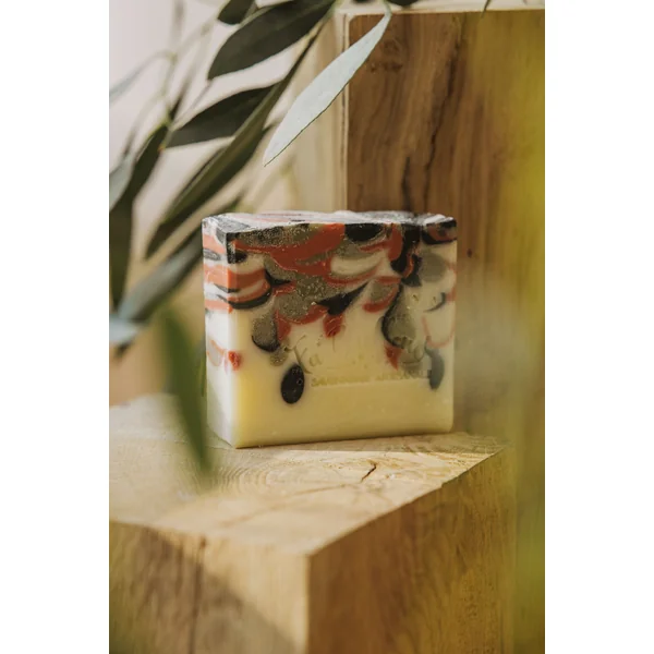 Facette - Savon au charbon actif - Menthe poivrée et tea tree