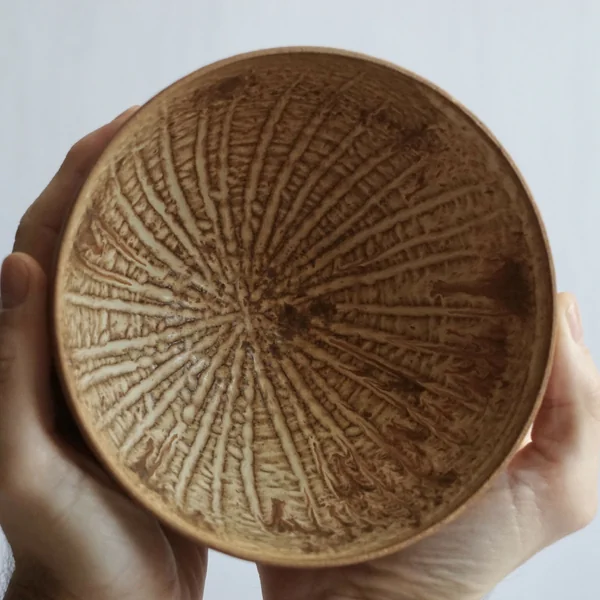 Grand bol en grès avec gravures - 1