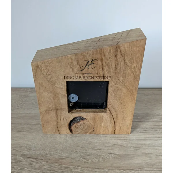 Horloge de bureau en Chêne massif et Marqueterie de paille Bleu Roi