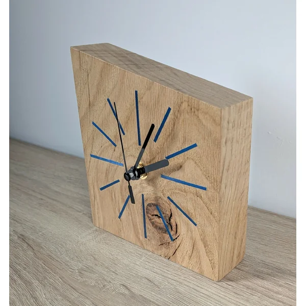 Horloge de bureau en Chêne massif et Marqueterie de paille Bleu Roi