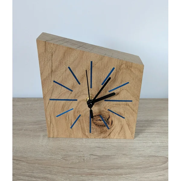 Horloge de bureau en Chêne massif et Marqueterie de paille Bleu Roi