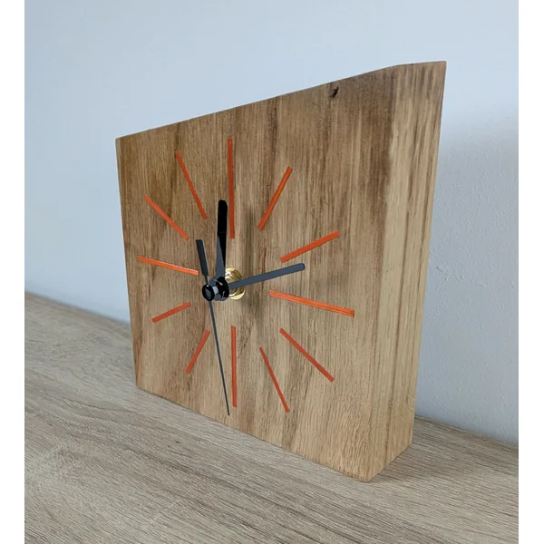 Horloge de bureau en Chêne massif et Marqueterie de paille Orange