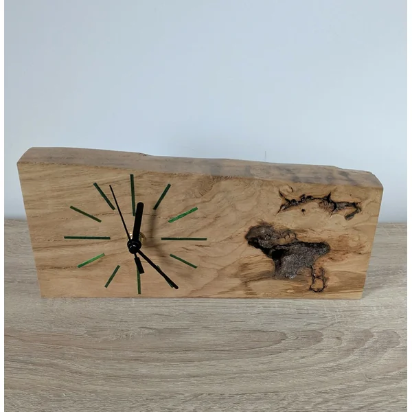 Horloge de bureau en Chêne massif et Marqueterie de paille Verte