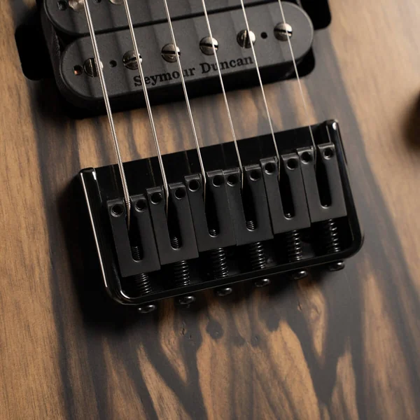 KX500 Pale Moon - natural black burst matte