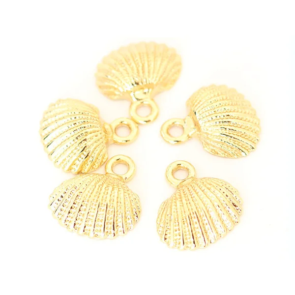 Pendentif coquillage 18 mm - laiton doré