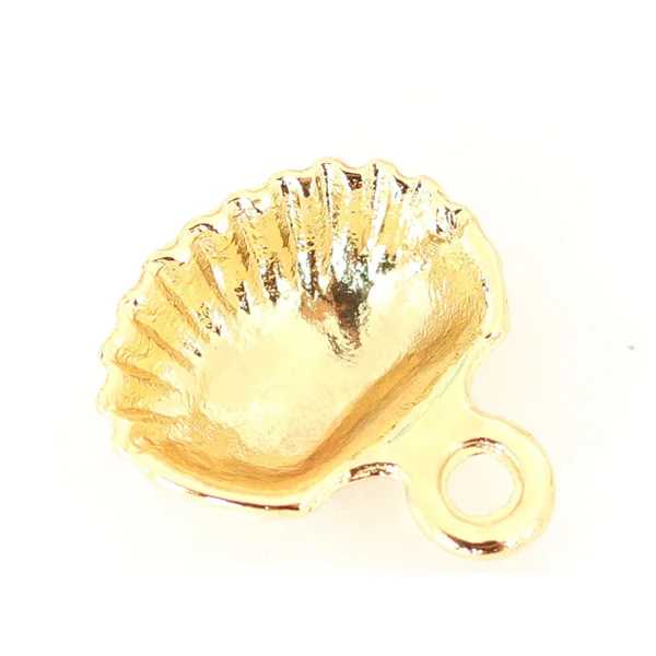 Pendentif coquillage 18 mm - laiton doré