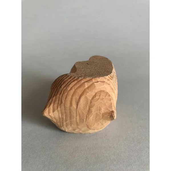 Petit socle à pointes