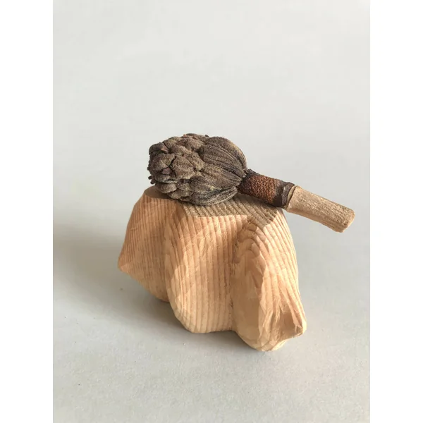 Petit socle à pointes