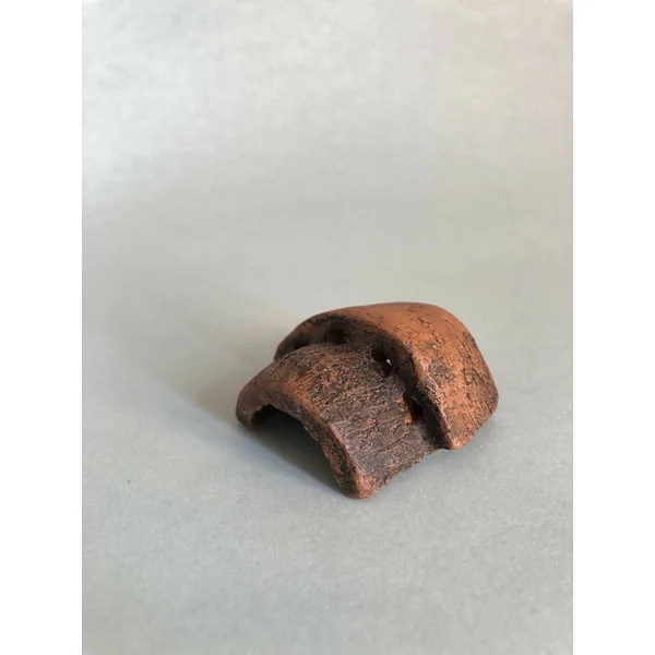 petite forme concave ajourée