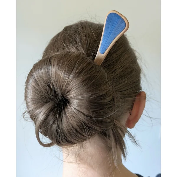 Pic à chignon / cheveux avec Marqueterie de Paille bleue