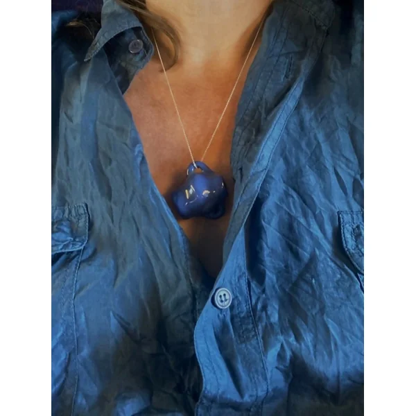 PORCELAINE MINIATURE PENDANT AND SILVER CHAIN