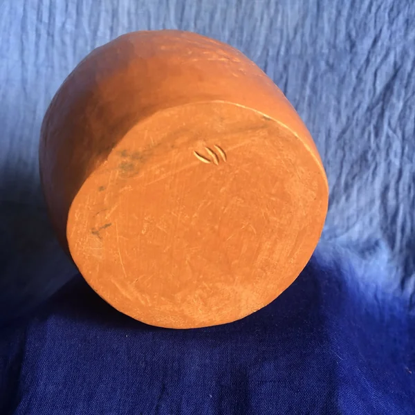 Pot rouge griffé