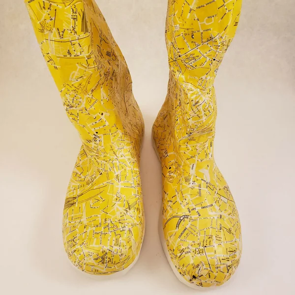 Sculpture - Bottes jaunes