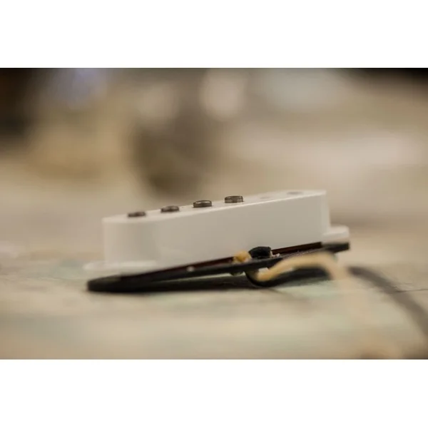 SSL52-1B Five-Two Strat - bridge - white