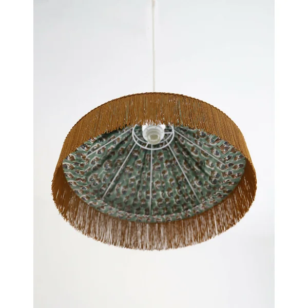 Suspension Bella “bohemian flora” : luminaire bohème chic à frange, fabriqué en France