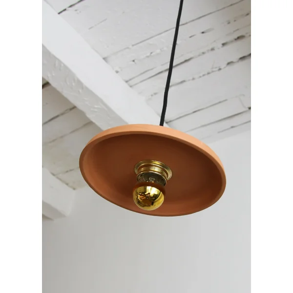 Suspension en terre rouge "terracotta"