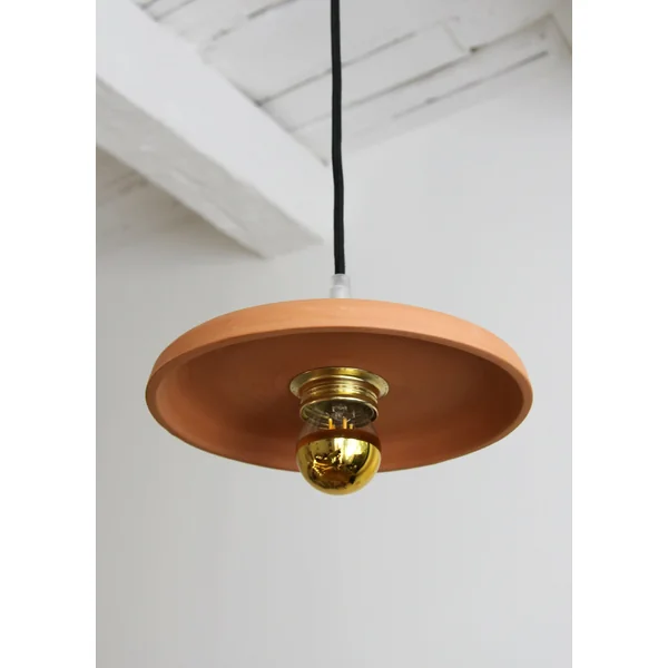 Suspension en terre rouge "terracotta"