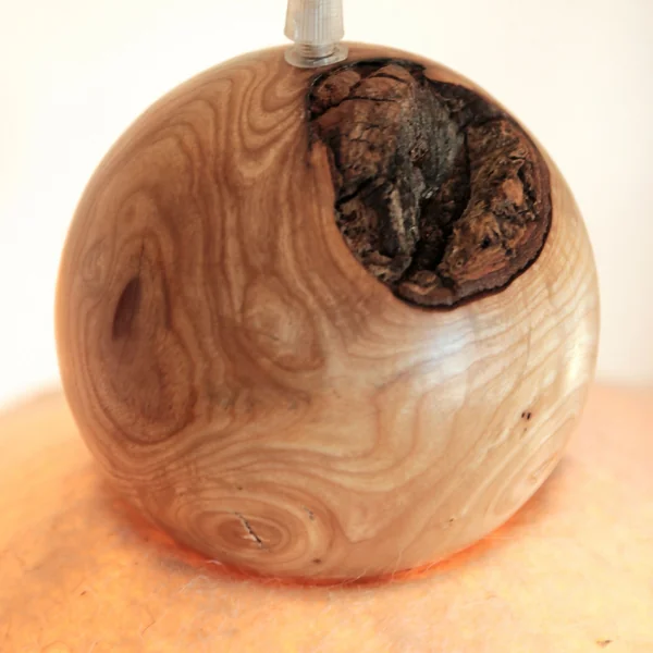 Suspension EQUILI en laine feutrée et bois artisanal