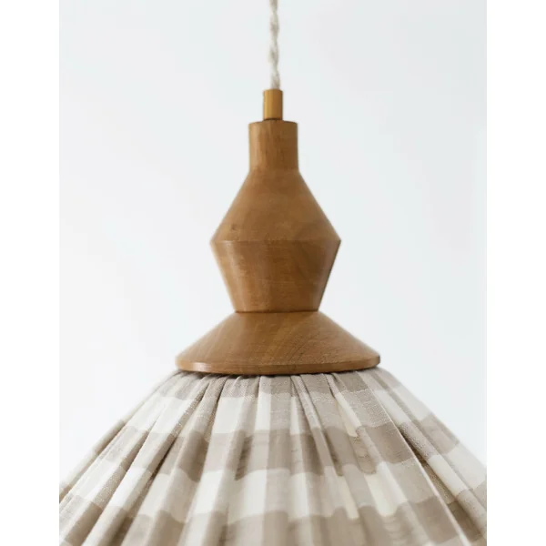 Suspension plissée Olga en toile de coton à grands carreaux beige & bijou noyer