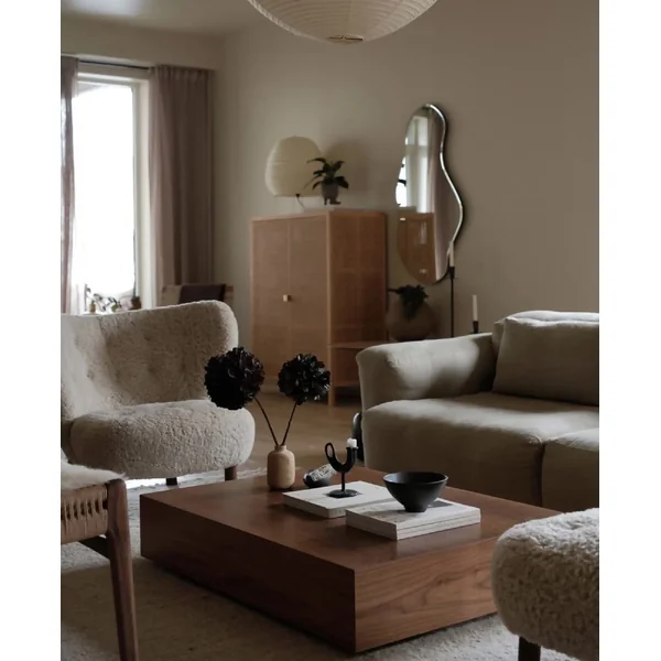 Table en bois de noyer