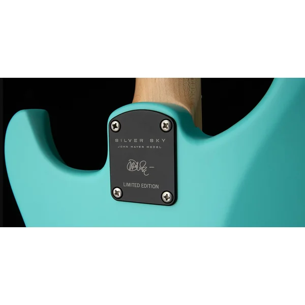 USA John Mayer Silver Sky Ltd (RW) - wild blue satin