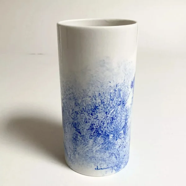 Vase couple méditant bleu